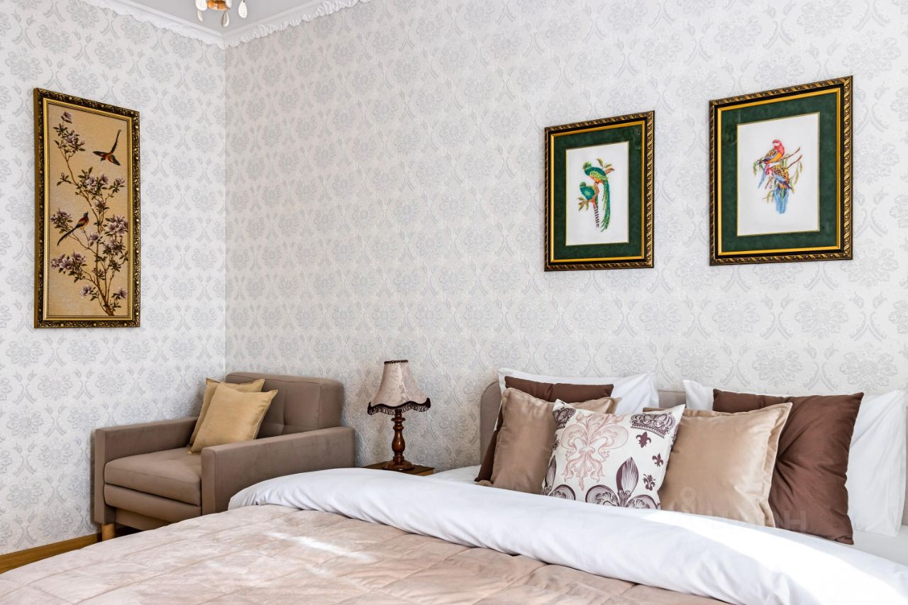 Аренда 2-комн квартиры на вторичном рынке Невский проспект, 148