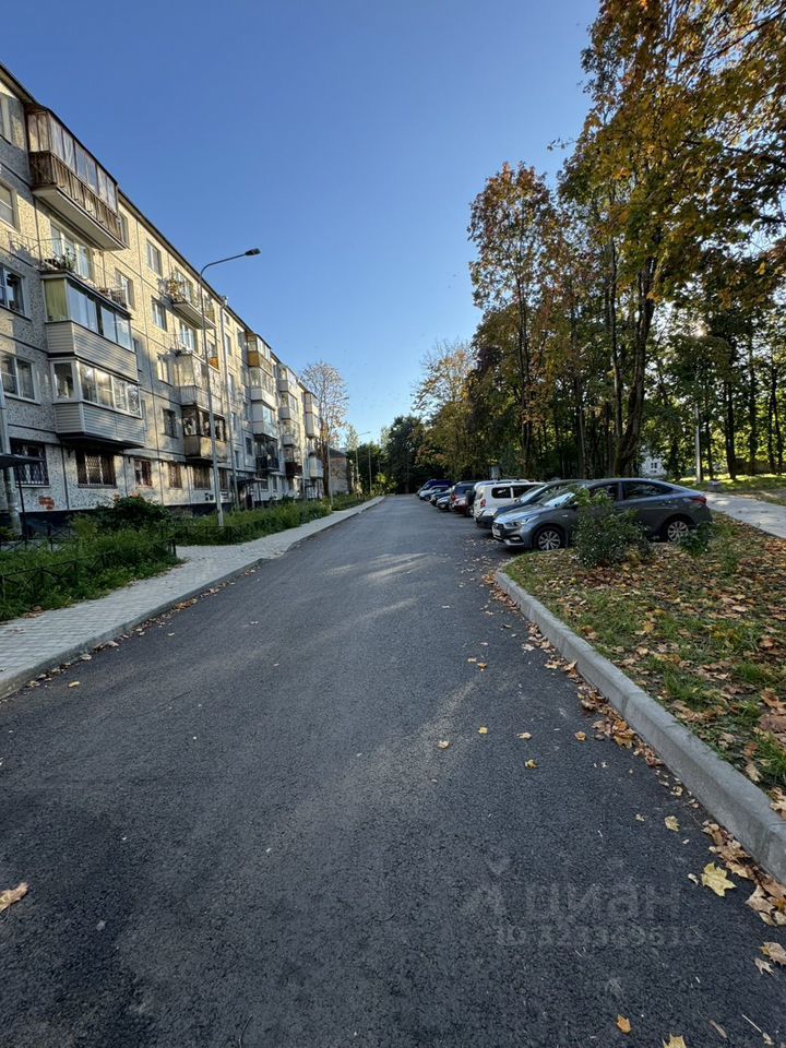 Продажа 2-комн квартиры на вторичном рынке Гатчина, улица Урицкого, 26