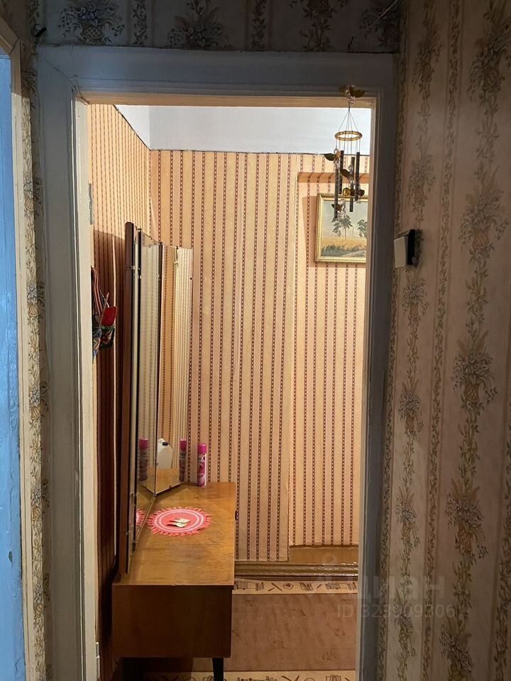 Продажа 2-комн квартиры на вторичном рынке Сланцы, улица Чкалова, 3