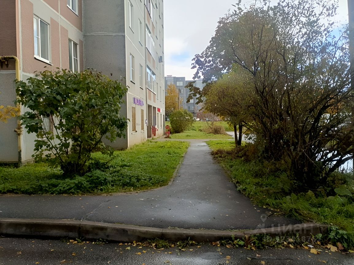 Продажа 3-комн квартиры на вторичном рынке Гатчина, улица Слепнева, 4к4