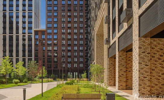 Продажа 3-комн квартиры на вторичном рынке Винницкая улица,  д. 8 к2