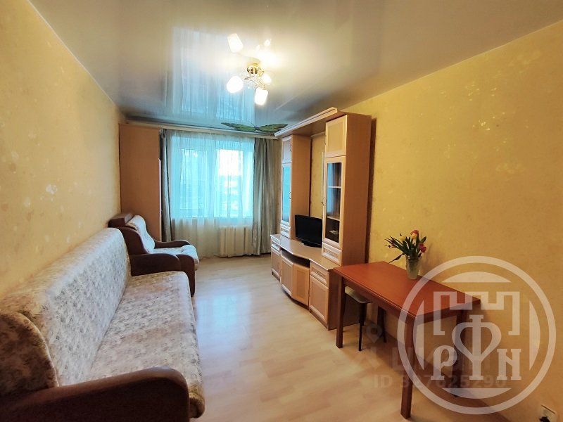 Продажа 2-комн квартиры на вторичном рынке Кировск, Пионерская улица, 1