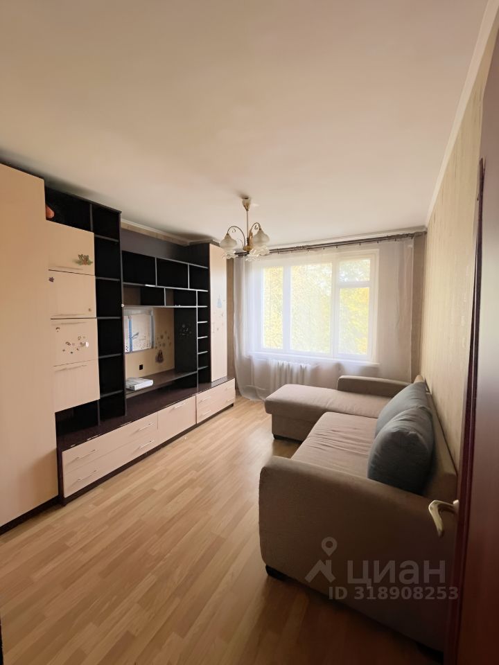 Продажа 3-комн квартиры на вторичном рынке Дедовск г., улица Красный Октябрь, 1