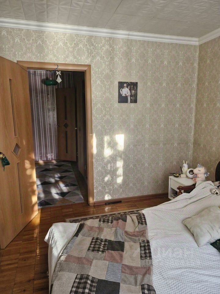 Продажа 3-комн квартиры на вторичном рынке Октябрьский пгт, улица Ленина, 40