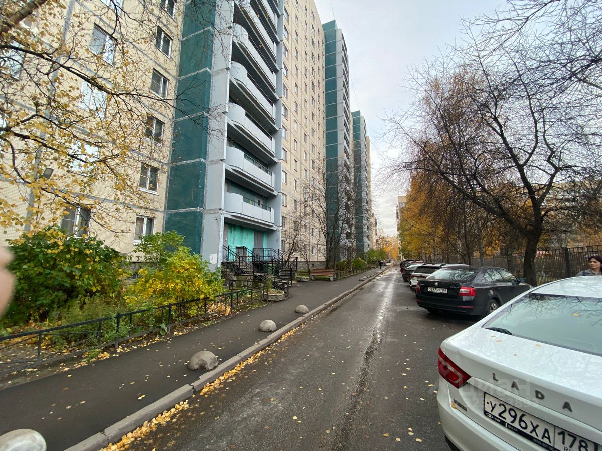 Продажа 2-комн квартиры на вторичном рынке проспект Авиаконструкторов, 11К1