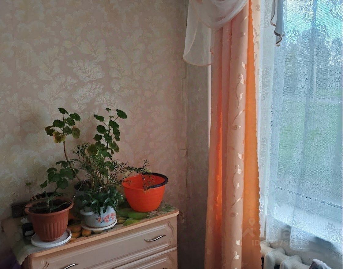 Продажа 2-комн квартиры на вторичном рынке д. Выскатка, улица Садовая, 20