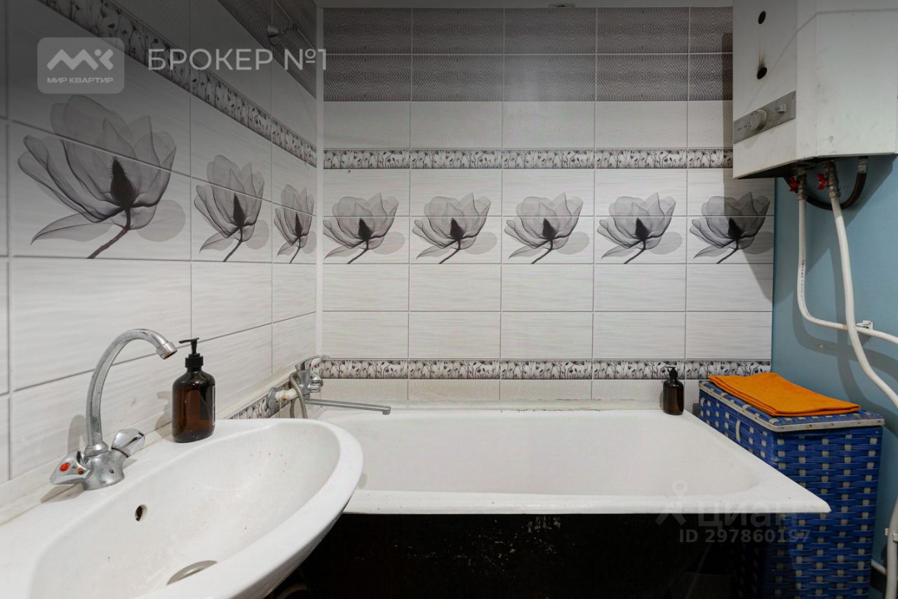 Продажа 3-комн квартиры на вторичном рынке улица Васи Алексеева, 22