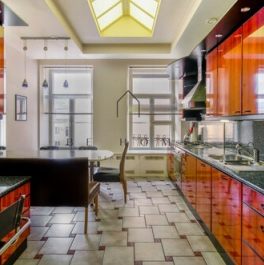 Аренда 3-комн квартиры на вторичном рынке Моховая улица,  д. 43