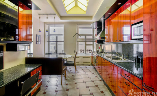 Аренда 3-комн квартиры на вторичном рынке Моховая улица,  д. 43