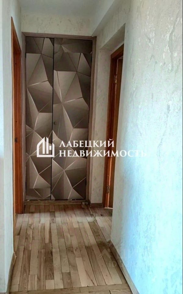 Продажа 3-комн квартиры на вторичном рынке улица Тамбасова, 38/235