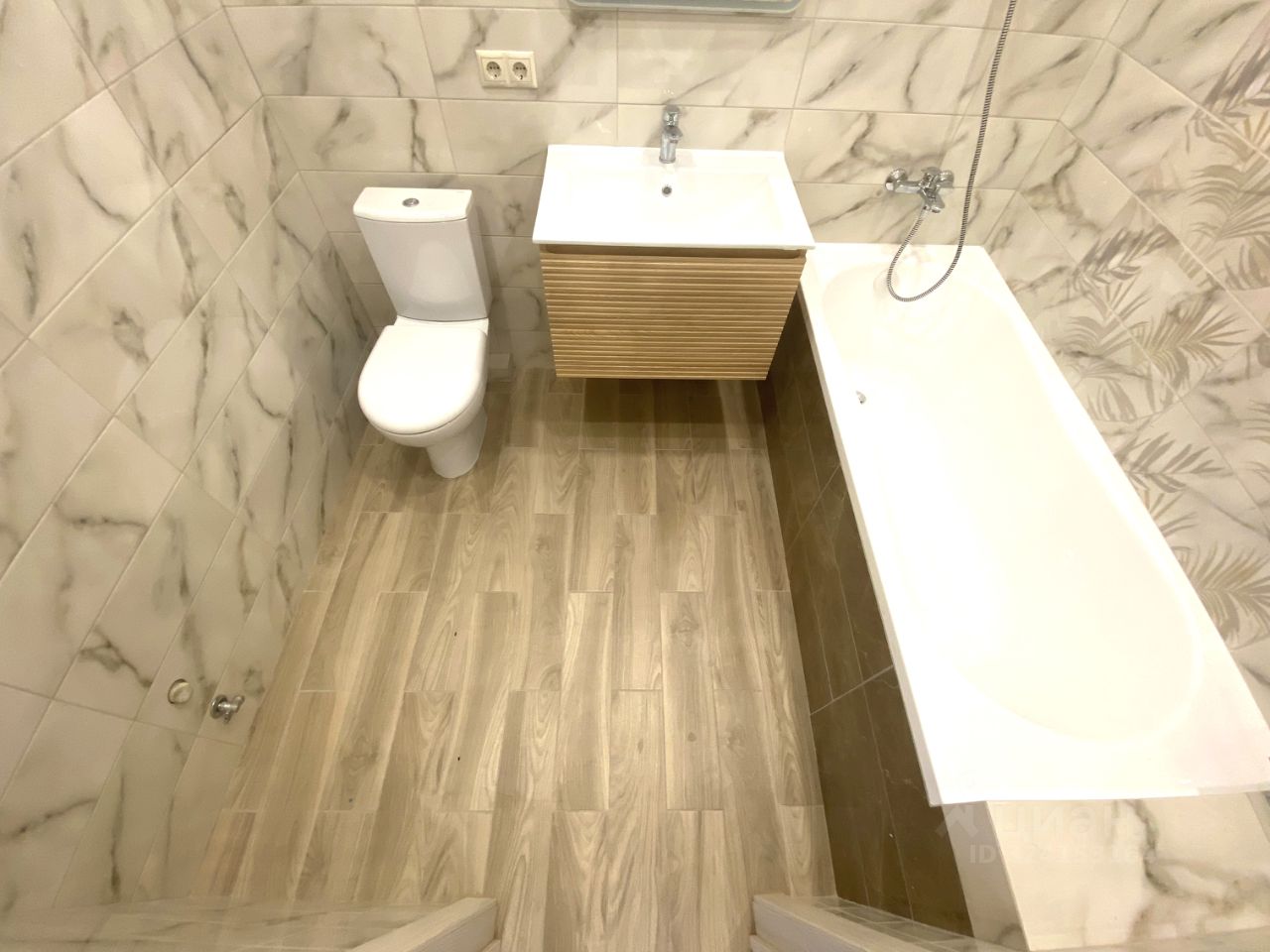 Продажа 1-комн квартиры на вторичном рынке улица Генерала Донскова, 19к3