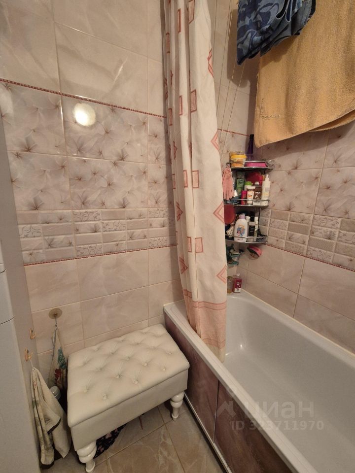 Продажа 1-комн квартиры на вторичном рынке Гатчина, улица Рощинская, 17Бк1