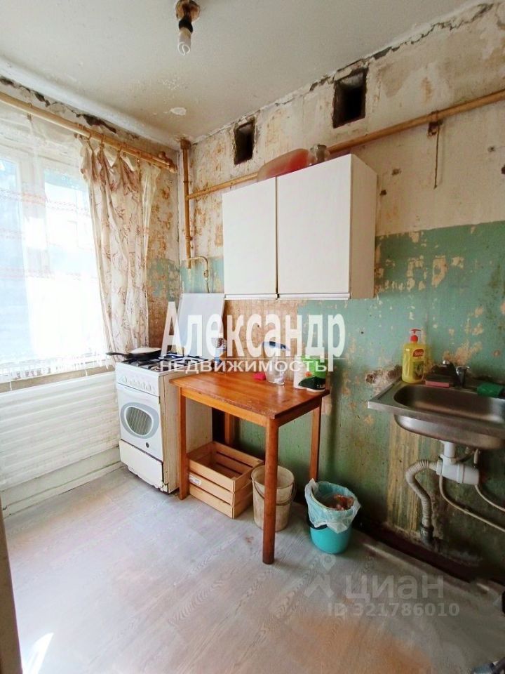 Продажа 4-комн квартиры на вторичном рынке Выборг, улица Сухова, 8