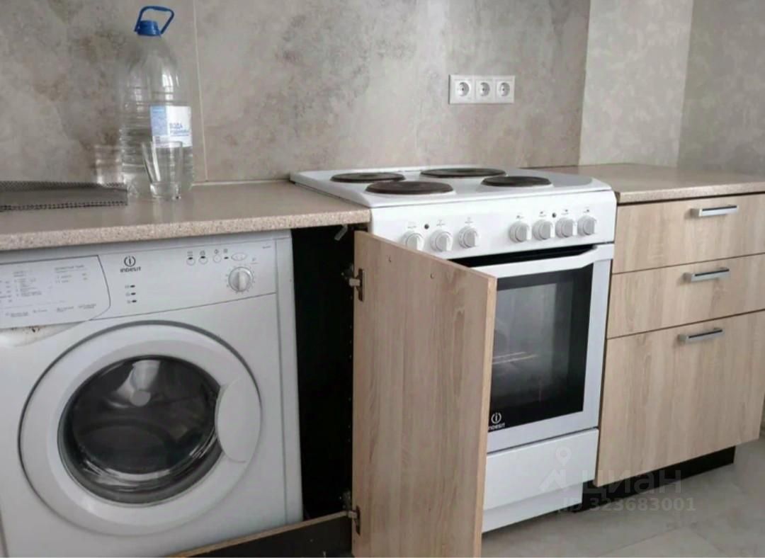 Продажа 1-комн квартиры на вторичном рынке Сходня мкр, улица Микояна, 23к2