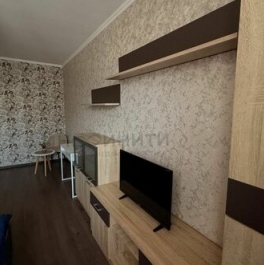 Продажа 1-комн квартиры на вторичном рынке пр-кт Защитников Москвы,  д. 14