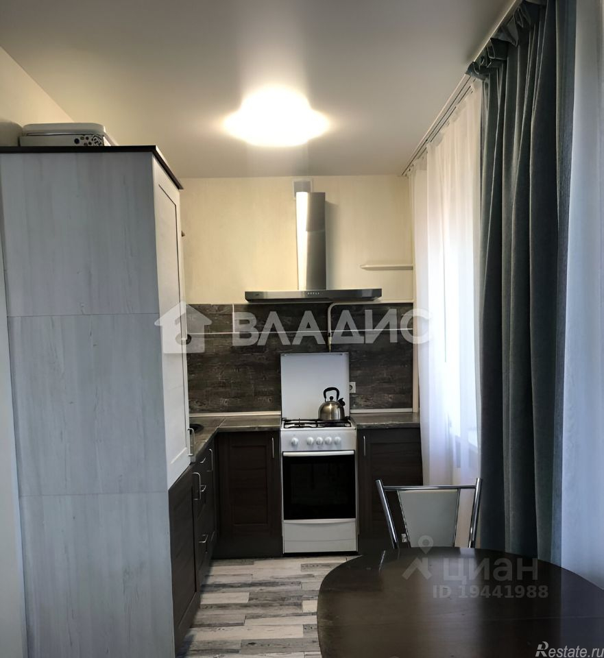 Продажа 1-комн квартиры на вторичном рынке Звездный б-р,  д. 18/1