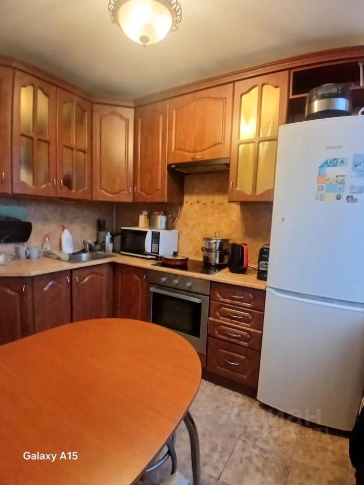 Продажа 3-комн квартиры на вторичном рынке Колпино, улица Братьев Радченко, 25