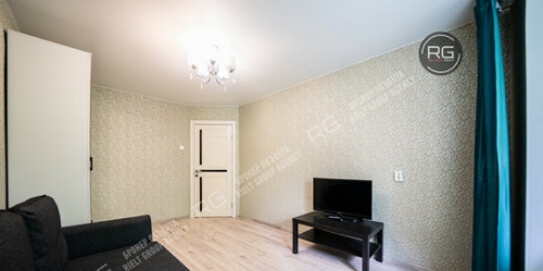 3-комн квартира улица Нахимова,  д. 4