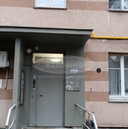 Продажа 3-комн квартиры на вторичном рынке Хамовнический Вал ул,  д. 24