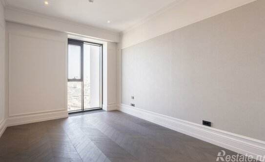 Продажа 3-комн квартиры на вторичном рынке Поклонная улица