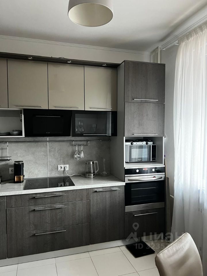 Продажа 3-комн квартиры на вторичном рынке проспект Медиков, 10к2