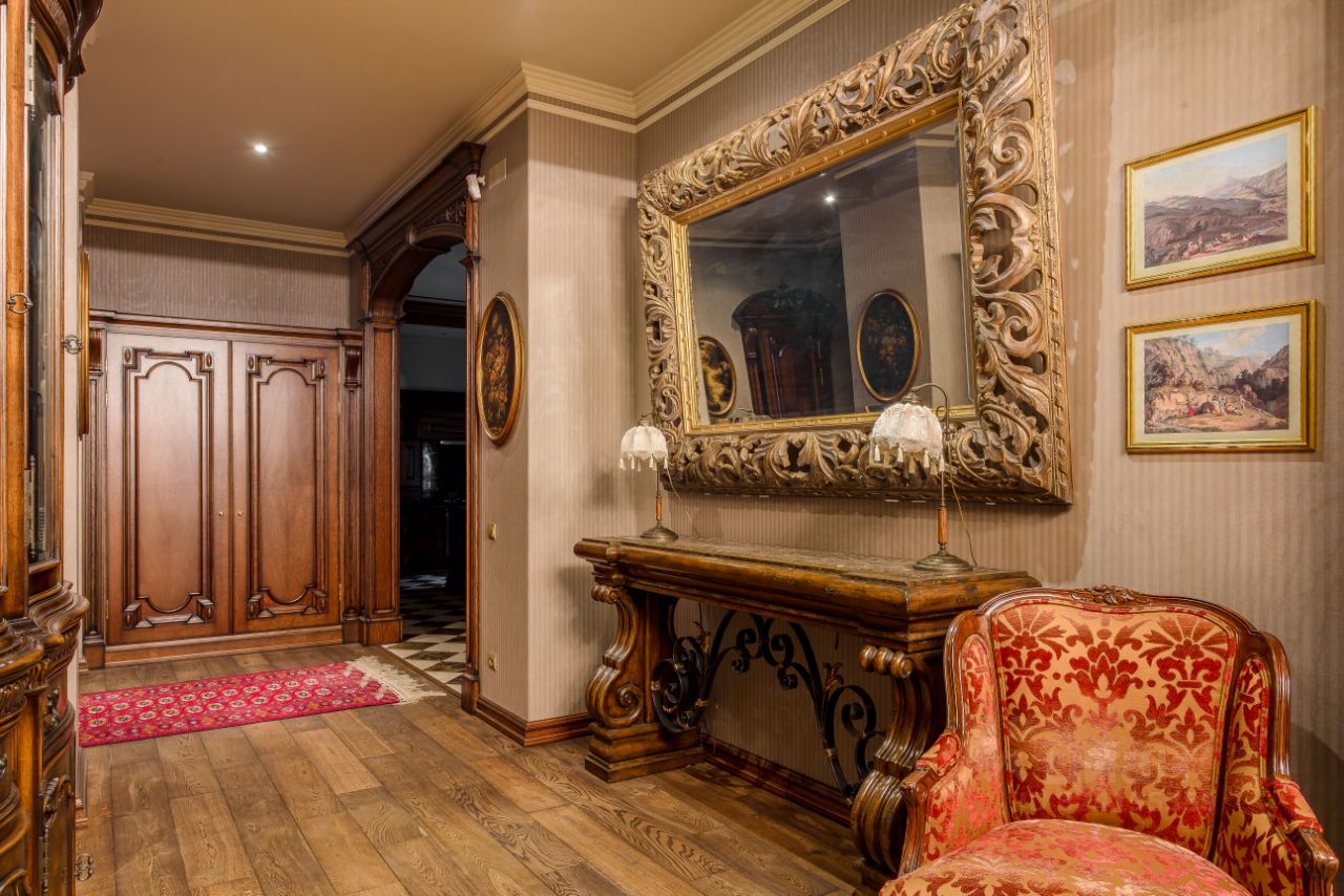 Продажа 6-комн квартиры на вторичном рынке Каменноостровский проспект, 26-28