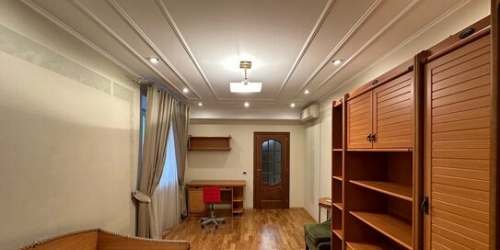3-комн квартира Зоологическая улица,  д. 4