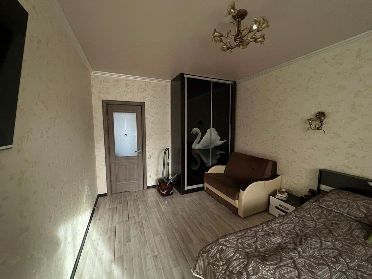 Продажа 2-комн квартиры на вторичном рынке Нахабино пгт, улица Королева, 8