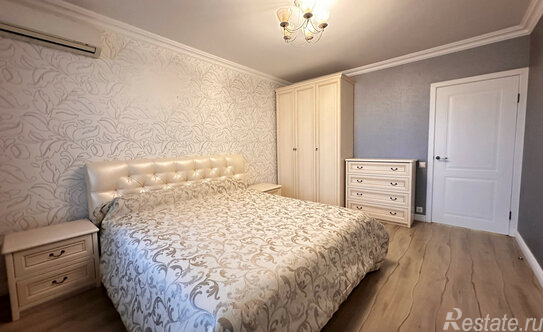 Продажа 3-комн квартиры на вторичном рынке Наро-Фоминский городской округ, улица Маршала Жукова,  д. 24