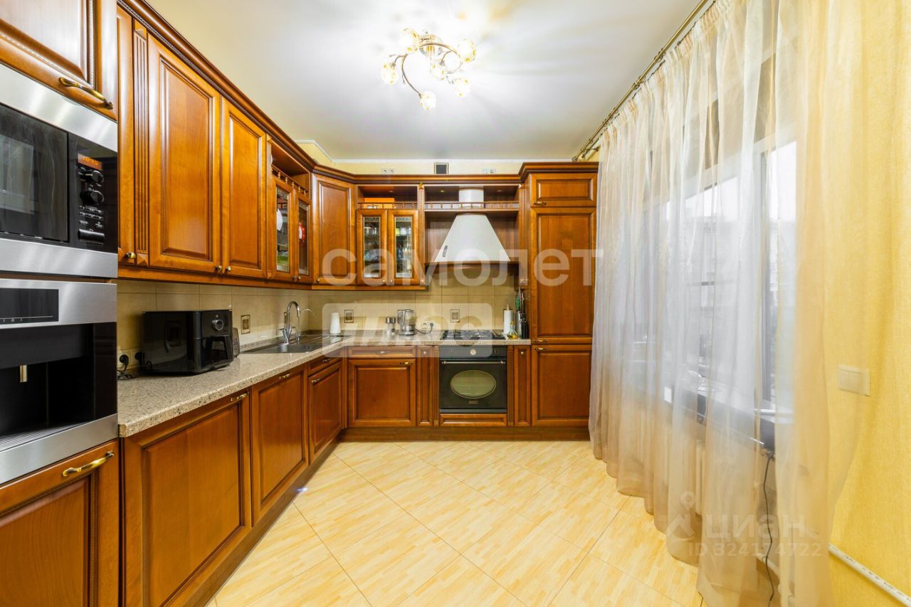 Продажа 4-комн квартиры на вторичном рынке Благодатная улица, 34