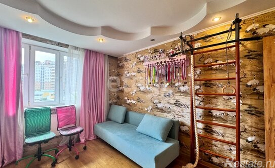 Продажа 3-комн квартиры на вторичном рынке Брянцева ул,  д. 7,  к. 1