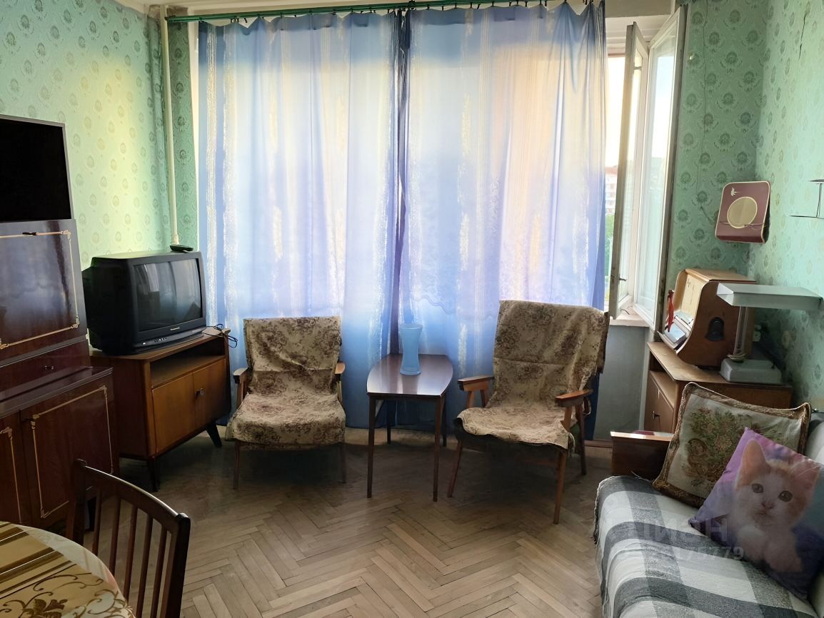 Продажа 1-комн квартиры на вторичном рынке Дрезденская улица, 21