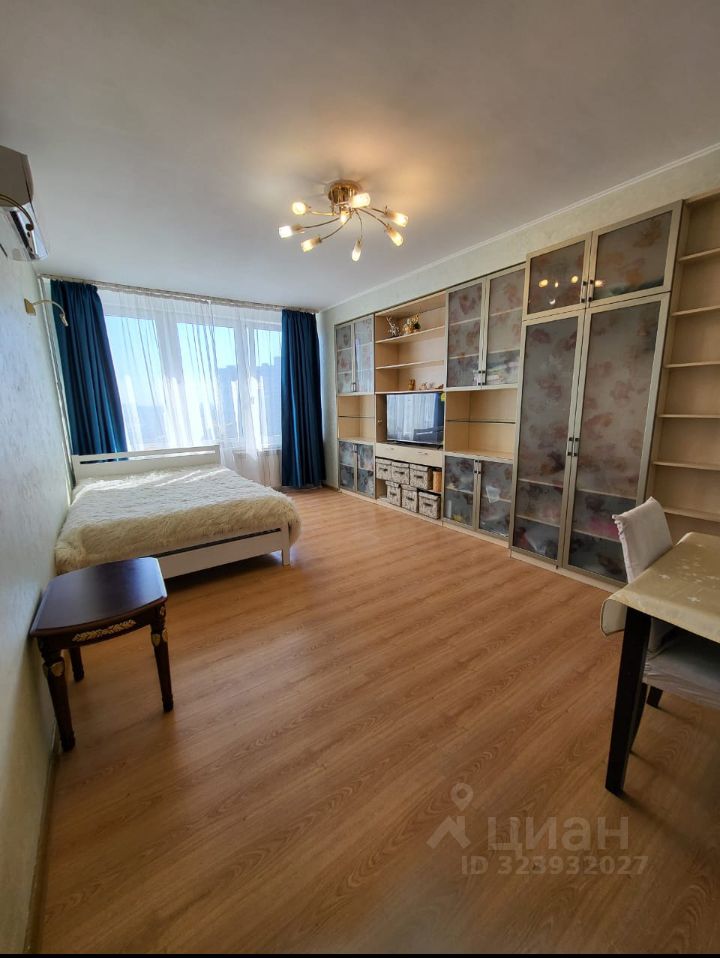 Продажа 2-комн квартиры на вторичном рынке улица Новый Арбат, 16