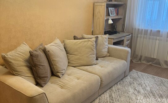 Продажа 2-комн квартиры на вторичном рынке Болотниковская улица,  д. 33 к2