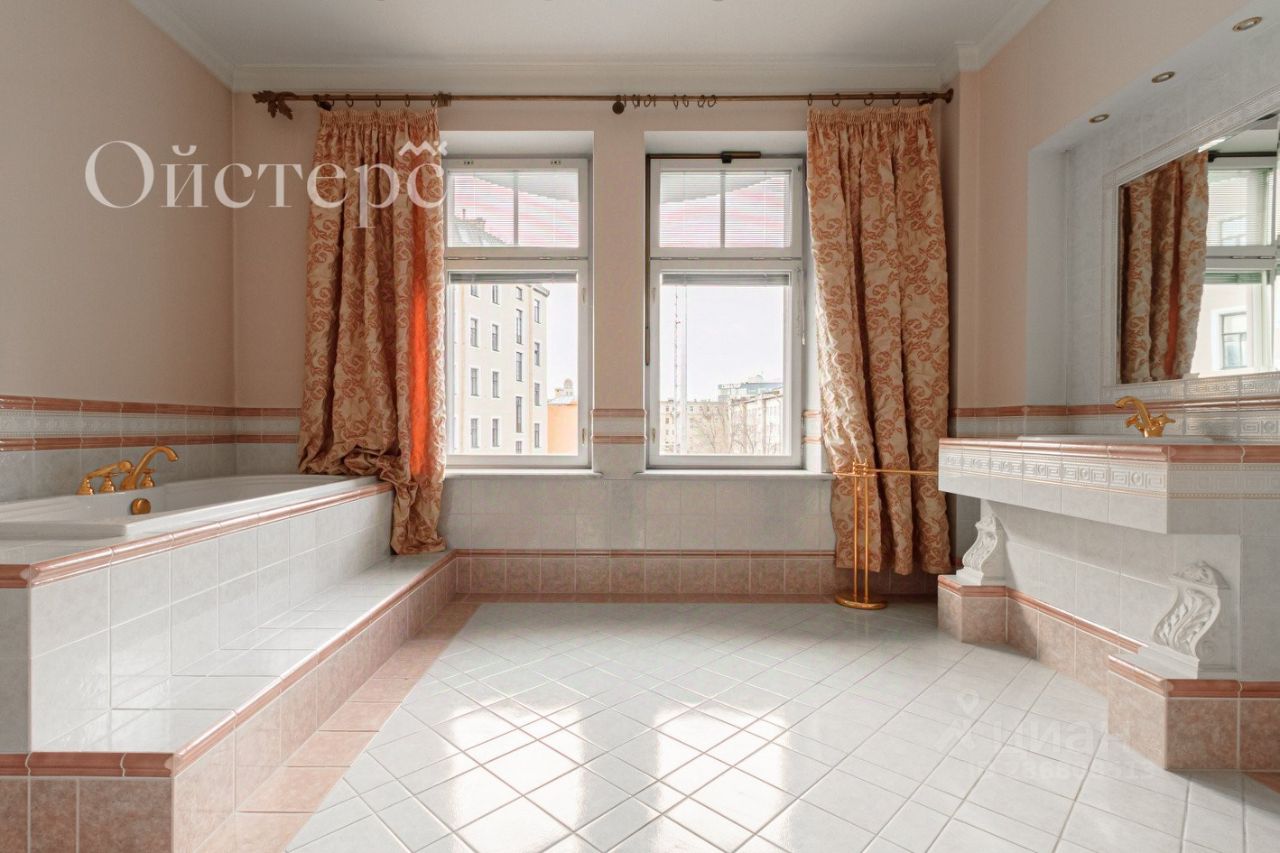 Продажа 3-комн квартиры на вторичном рынке Каменноостровский проспект, 56