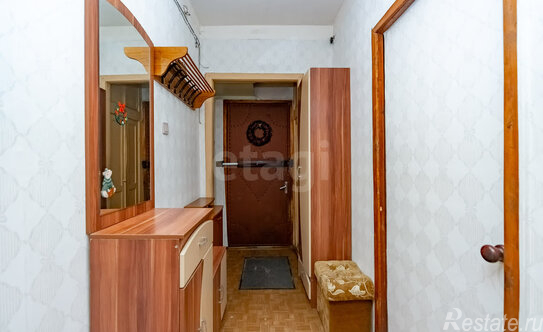 Продажа 2-комн квартиры на вторичном рынке улица Ленсовета,  д. 17