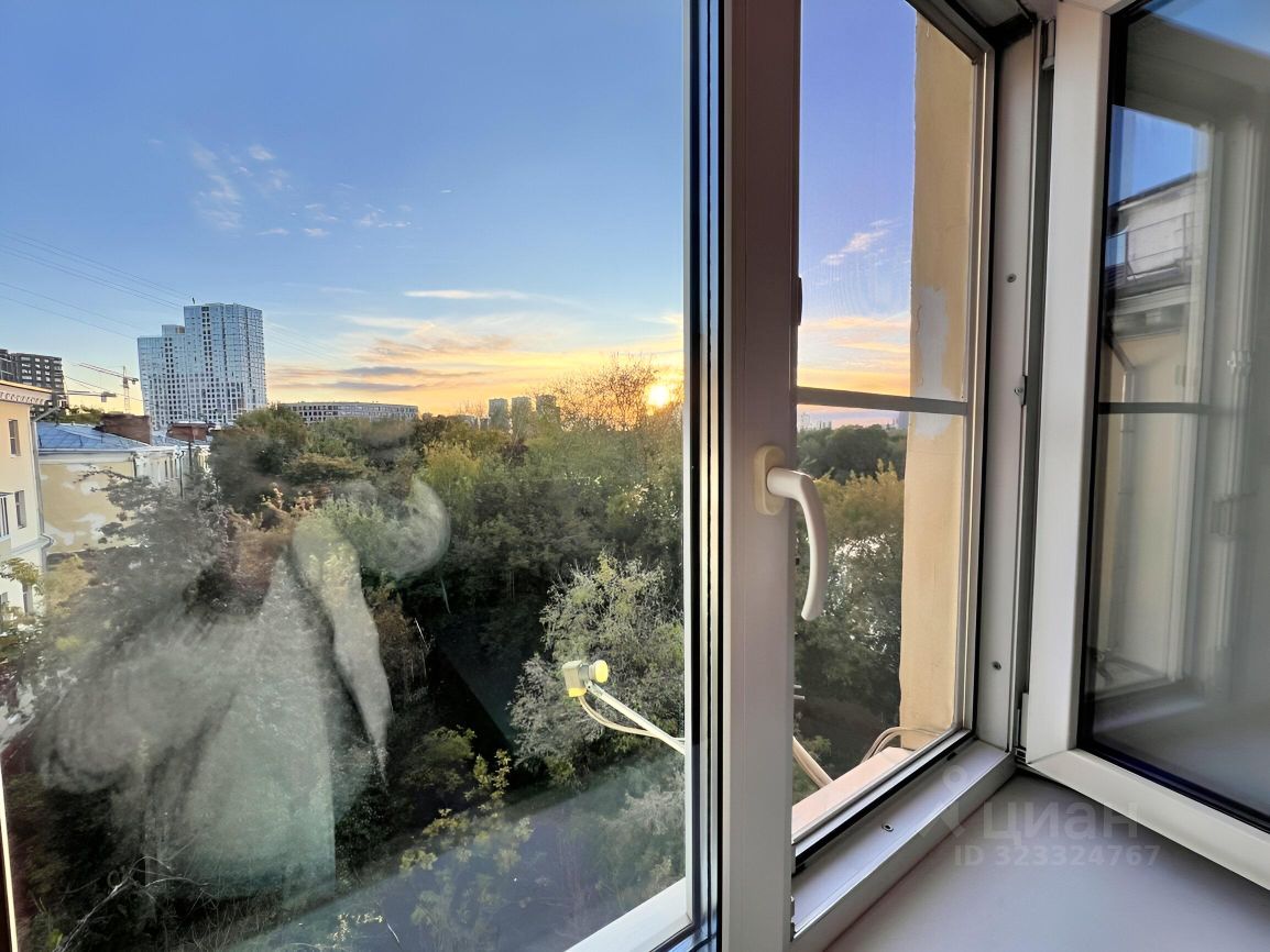 Продажа 2-комн квартиры на вторичном рынке Михалковская улица, 40