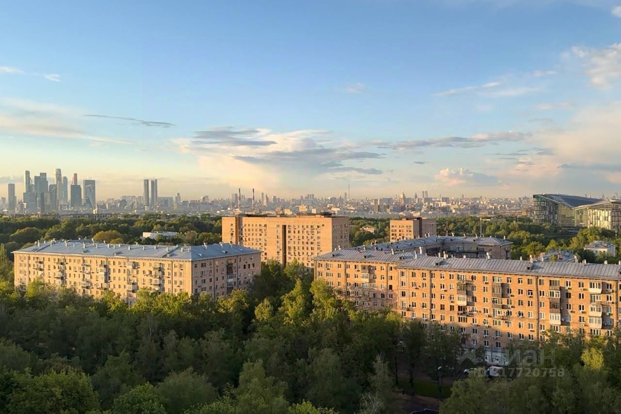 Продажа 6-комн квартиры на вторичном рынке Университетский проспект, 5