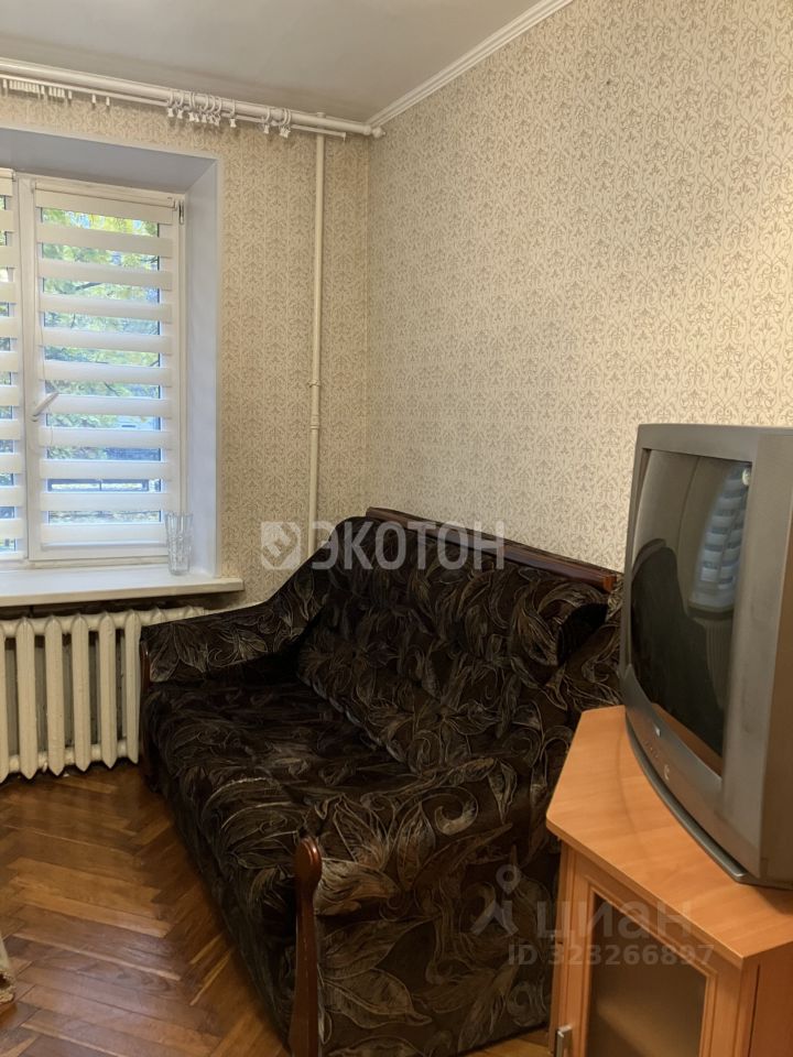 Продажа 3-комн квартиры на вторичном рынке улица Орджоникидзе, 20