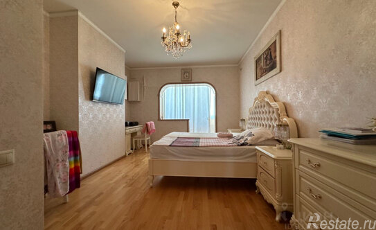 Продажа 4-комн квартиры на вторичном рынке Поведники, Центральная улица,  д. 18