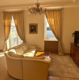 Продажа 3-комн квартиры на вторичном рынке Дегтярный пер,  д. 5 с1