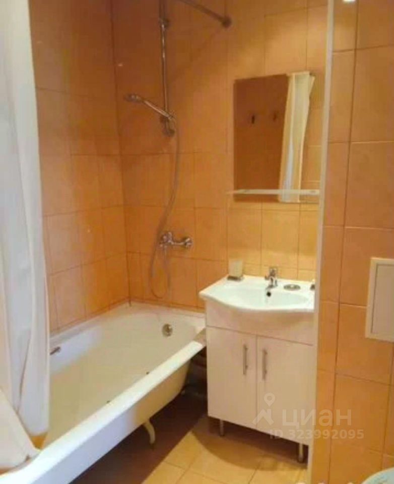 Аренда 1-комн квартиры на вторичном рынке Октябрьская набережная, 124к7