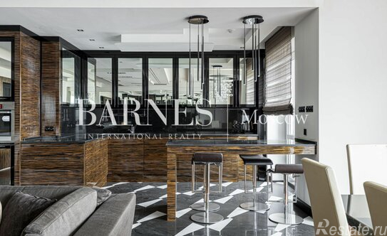 Продажа 4-комн квартиры на вторичном рынке ул Нежинская,  д. 1,  к. 1