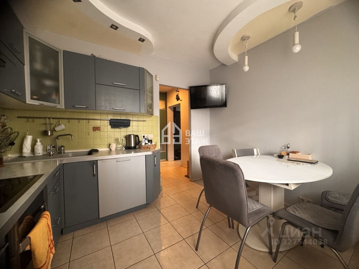 Продажа 2-комн квартиры на вторичном рынке Красная Горка мкр, улица Садовая,  д. 5к1