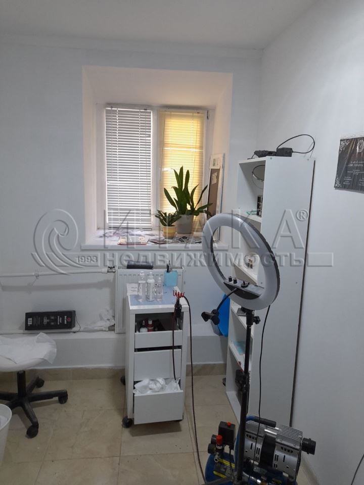 Продажа торгового помещения 5-я Советская,  д. 10