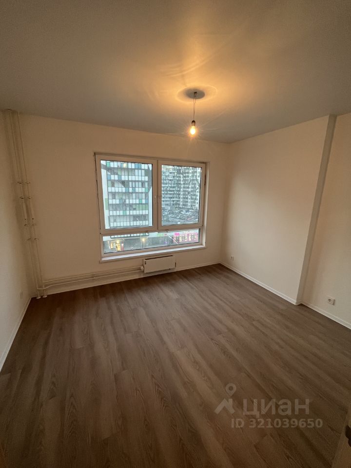 Продажа 3-комн квартиры на вторичном рынке Кудрово г., улица Центральная, 8к1