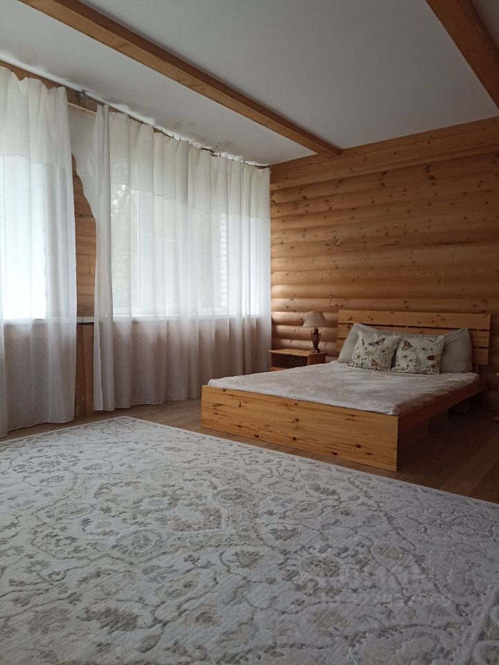 Продажа 2-комн квартиры на вторичном рынке пос. Ильичево, улица Парковая, 1