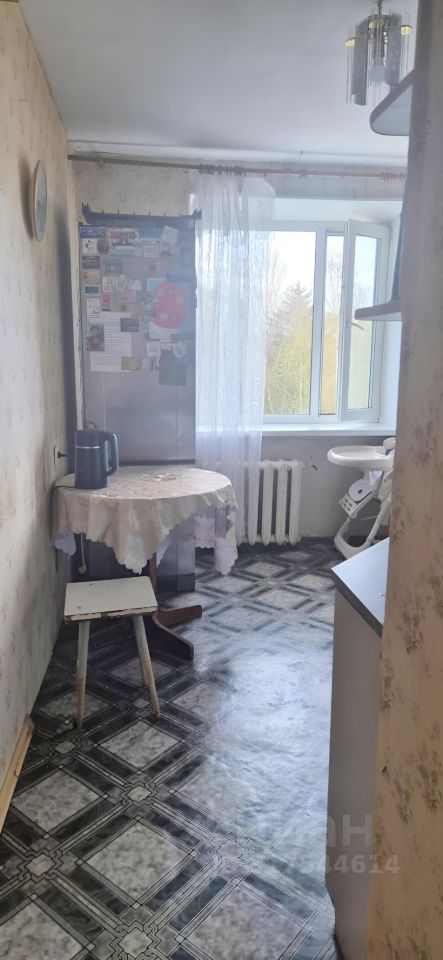 Продажа 2-комн квартиры на вторичном рынке пос. Молодежное, Солнечная улица, 5