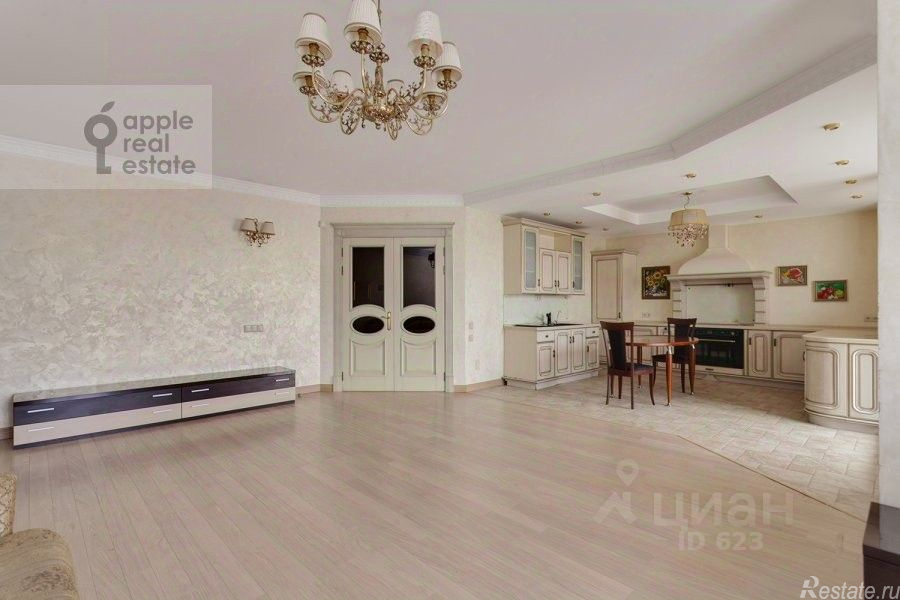 Продажа 4-комн квартиры на вторичном рынке улица Бажова,  д. 8