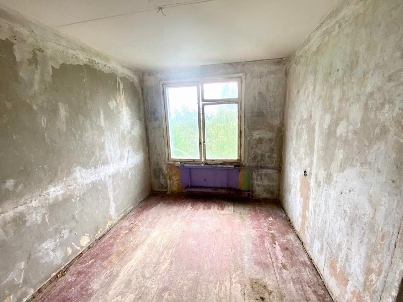 Продажа 4-комн квартиры на вторичном рынке Пикалево г., улица Спортивная, 8